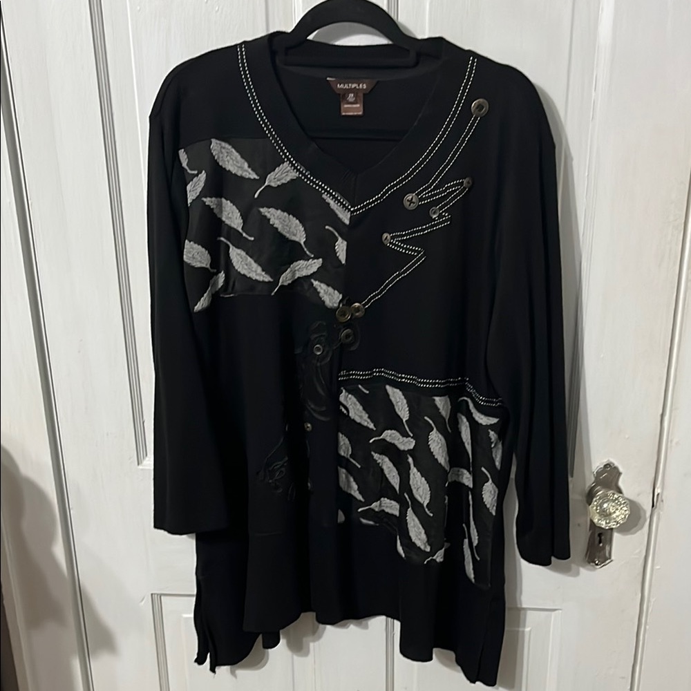 Black and Gray Leaf Patterned Top